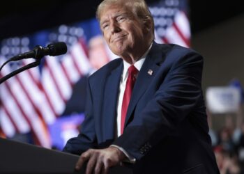 Aquí hay cinco formas en que Trump podría impactar la economía: NPR