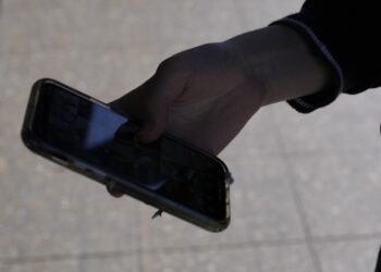 La prohibición de las redes sociales para niños menores de 16 años en Australia se convertirá en ley: NPR