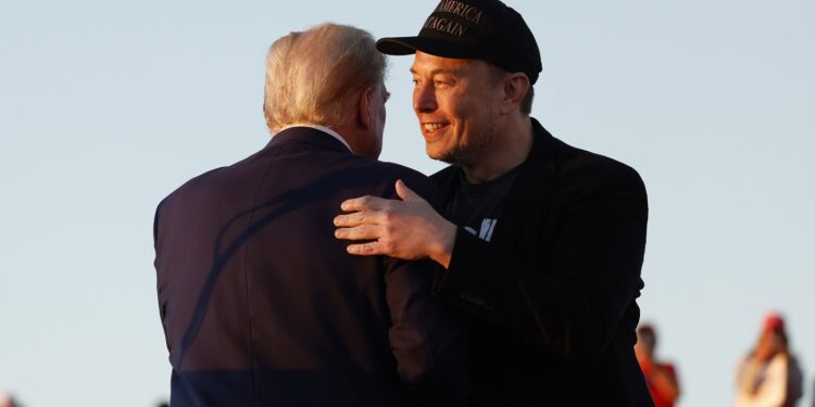 Cómo se beneficiará Elon Musk de las elecciones de Trump en 2024: NPR