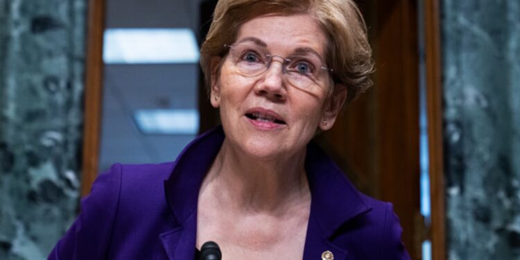 La transferencia de préstamos estudiantiles provocó errores en los informes crediticios: legisladores