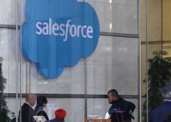 CRM, FL, PSTG, PSQH y más