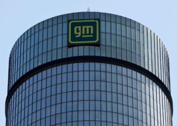 Acciones que realizan los mayores movimientos fuera de horario: General Motors, Dave & Buster’s, GE Vernova y más