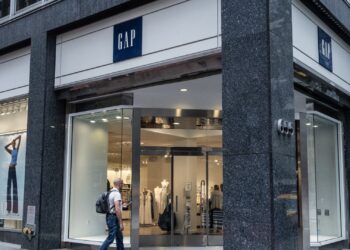 Acciones que realizan los mayores movimientos antes de la comercialización: GAP, TSLA, STLA
