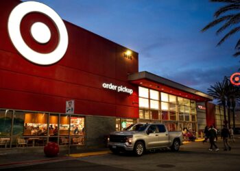 TGT, DLB, NIO, NFLX y más