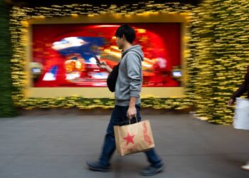 Aplicar esta regla es el secreto para comprar sin culpa, dice un experto