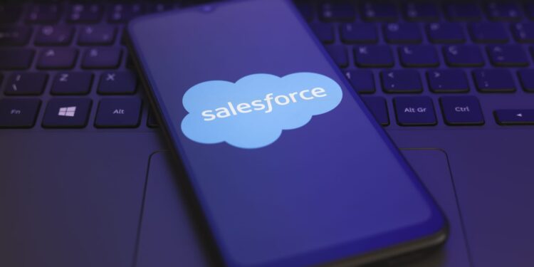Acciones que realizan los mayores movimientos fuera de horario: CRM, OKTA, BOX, MRVL
