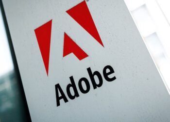 Acciones que realizan los mayores movimientos fuera de horario: ADBE, CHWY, OXM