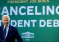 Biden todavía busca condonar la deuda de préstamos estudiantiles en las últimas semanas