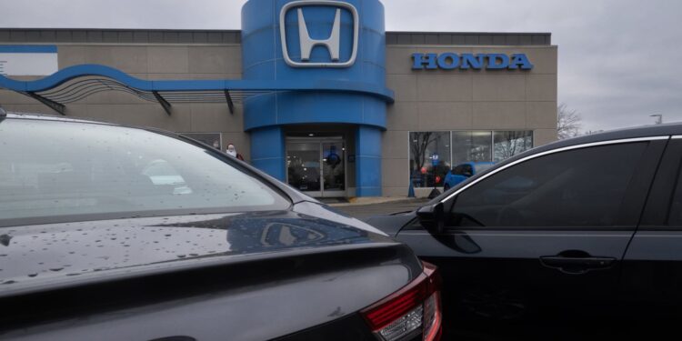 Acciones que realizan los mayores movimientos al mediodía: RCAT, RGTI, HMC