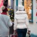 El 36% de los consumidores estadounidenses contrajeron deudas navideñas, con un promedio de 1.181 dólares.