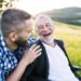 ¿Qué quieren realmente los cuidadores familiares? Dinero en efectivo.