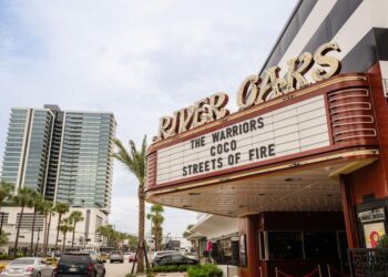 El rescate por parte de Kimco del icónico cine de Houston preserva el punto de contacto con la comunidad