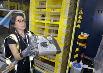 Sindicato de Amazon autoriza huelga en 2 almacenes de Nueva York