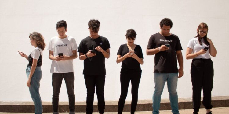 Cómo invertir siendo adolescente en Canadá