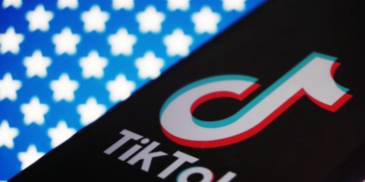 Legisladores y exfuncionarios opinan sobre la prohibición de TikTok mientras el caso llega a la Corte Suprema