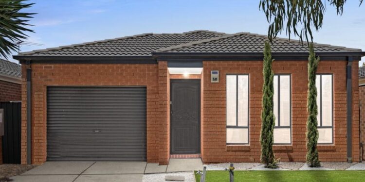 Un inversor de Ballarat adquiere una casa en Manor Lakes superando las ofertas de los primeros compradores