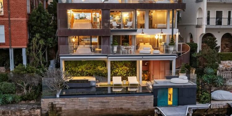 La venta frente al mar es una de las más grandes de la costa norte inferior en 2024