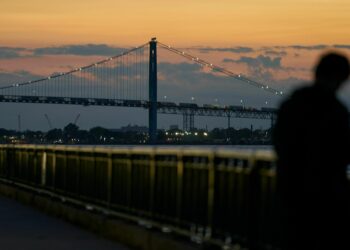 Considere esto de NPR: NPR