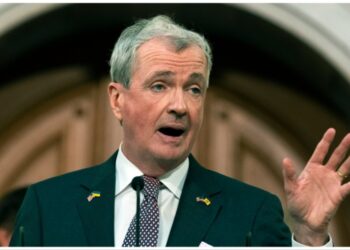 El gobernador de Nueva Jersey pide a Biden más recursos federales para los avistamientos de drones