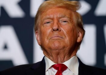 Trump “no puede garantizar” que los aranceles no aumenten los precios para los consumidores