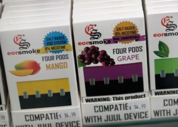 La FDA lucha contra la industria del vapeo en la Corte Suprema: NPR