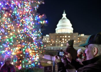 Caso TikTok en la Corte Suprema; Cierre del gobierno: NPR