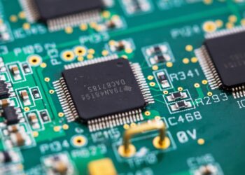 Acciones que realizan los mayores movimientos fuera de horario: BA, TXN, CSX, ISRG