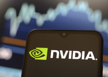 NVDA, ORCL, CEG, T y más