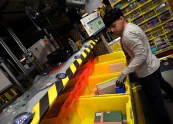 El PIB creció a un ritmo de 2.3% en el cuarto trimestre, menos de lo esperado