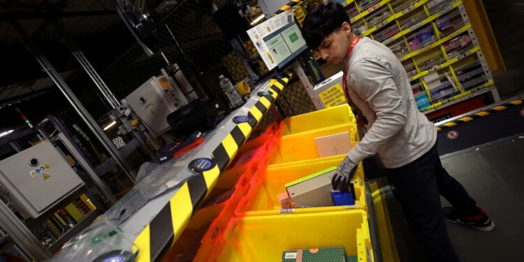 El PIB creció a un ritmo de 2.3% en el cuarto trimestre, menos de lo esperado