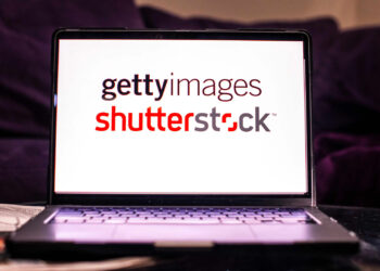 Acciones que realizan los mayores movimientos al mediodía: GETY, TSLA, MRNA, SSTK