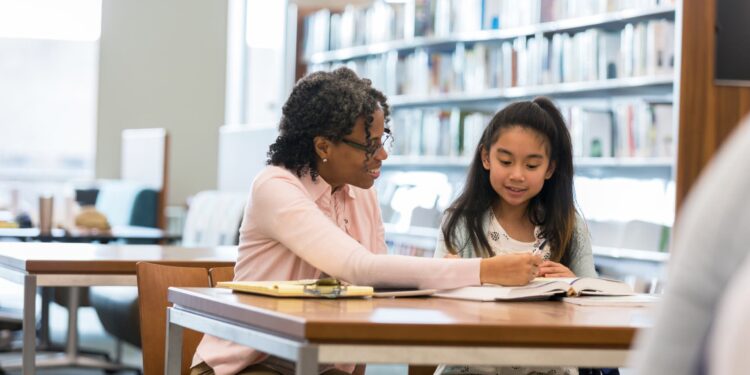 Los nuevos aumentos del Seguro Social pueden provocar facturas de impuestos y primas de Medicare más altas