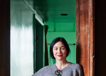 Ella está criando a su hija en su propio apartamento de infancia