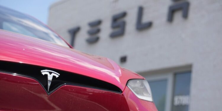 Estados Unidos investiga a Teslas por su función sin conductor