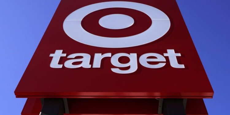 Apunte a la última compañía a revertir programas DEI