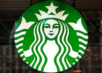 Pasar el rato en Starbucks le costará a medida que la empresa revierta su política de puertas abiertas