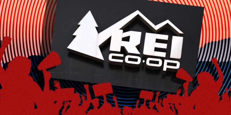 El trabajador sindical de REI presiona para los lugares en el tablero de la cooperativa