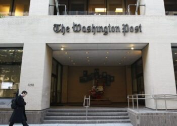 Caricaturista del Washington Post dice que los editores eliminaron una caricatura que representaba a Trump y Bezos