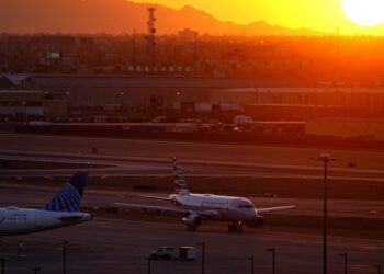 La FAA investiga una colisión casi en el aire de vuelos que se acercaban a Phoenix