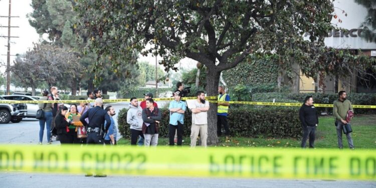 2 muertos y 18 heridos tras accidente de avioneta en el sur de California