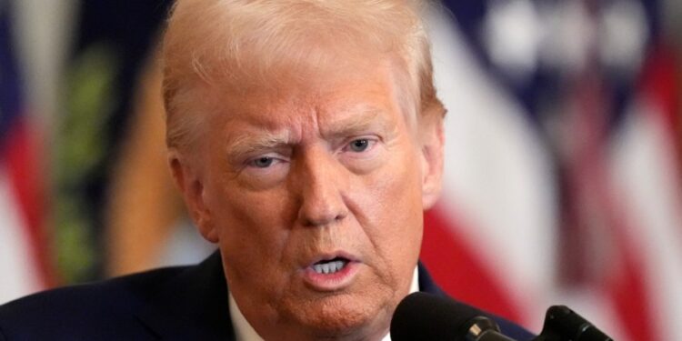 Trump ataca a la alimentación después de que el banco no reduzca las tasas