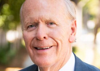 Fallece el fundador de Barker Pacific, Michael Barker, a los 80 años