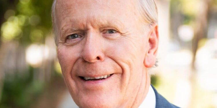 Fallece el fundador de Barker Pacific, Michael Barker, a los 80 años