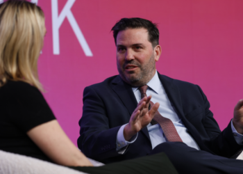 Zillow, no costar, es el mayor competidor de Realtor.com, Eales insiste en