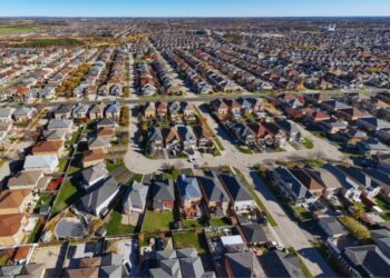 Living Realty por valor de 1.100 millones de dólares se afilia a Keller Williams en Toronto, Canadá