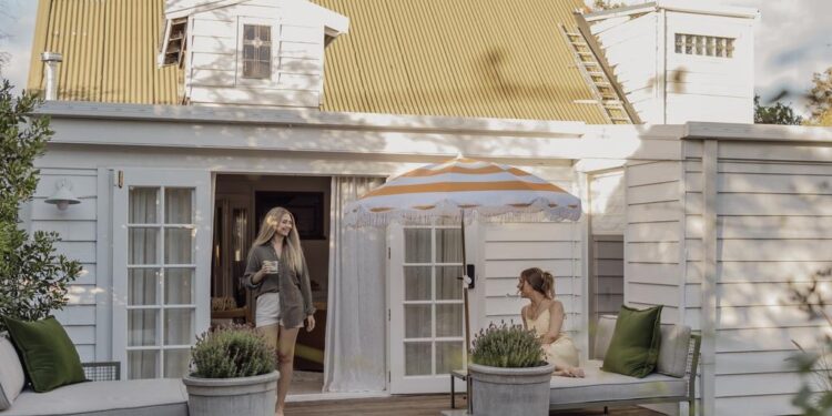 La casa de playa reinventada de Rye y el lugar para la sesión de fotos de moda se convierten en una estrella viral para los compradores que solo quieren tomar el sol