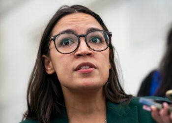 Ocasio-Cortez: “Lo único que Trump busca es empeorar la inflación”