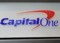 Capital One acusada de deber a sus miembros 2.000 millones de dólares, alega el organismo de control de EE. UU.: NPR