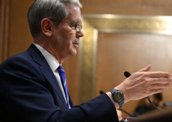 Scott Bessent, el secretario del Tesoro elegido por Trump, interrogado sobre recortes de impuestos y aranceles: NPR