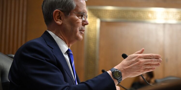 Scott Bessent, el secretario del Tesoro elegido por Trump, interrogado sobre recortes de impuestos y aranceles: NPR